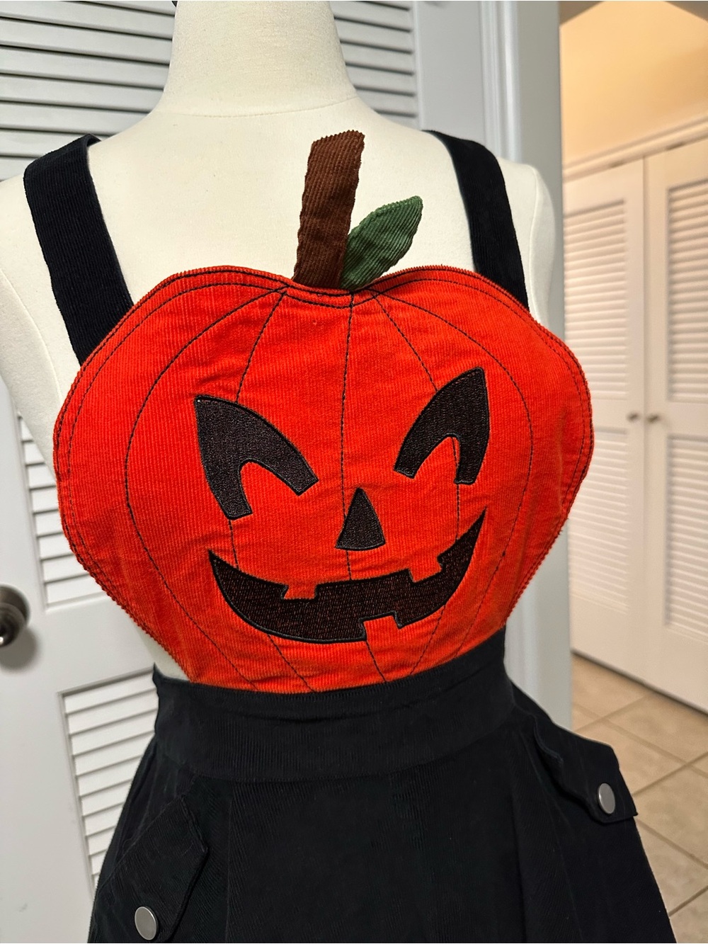 Unique Vintage Corderoy Black & Orange Pumpkin Pinafore Dress - Picture 11 of 15